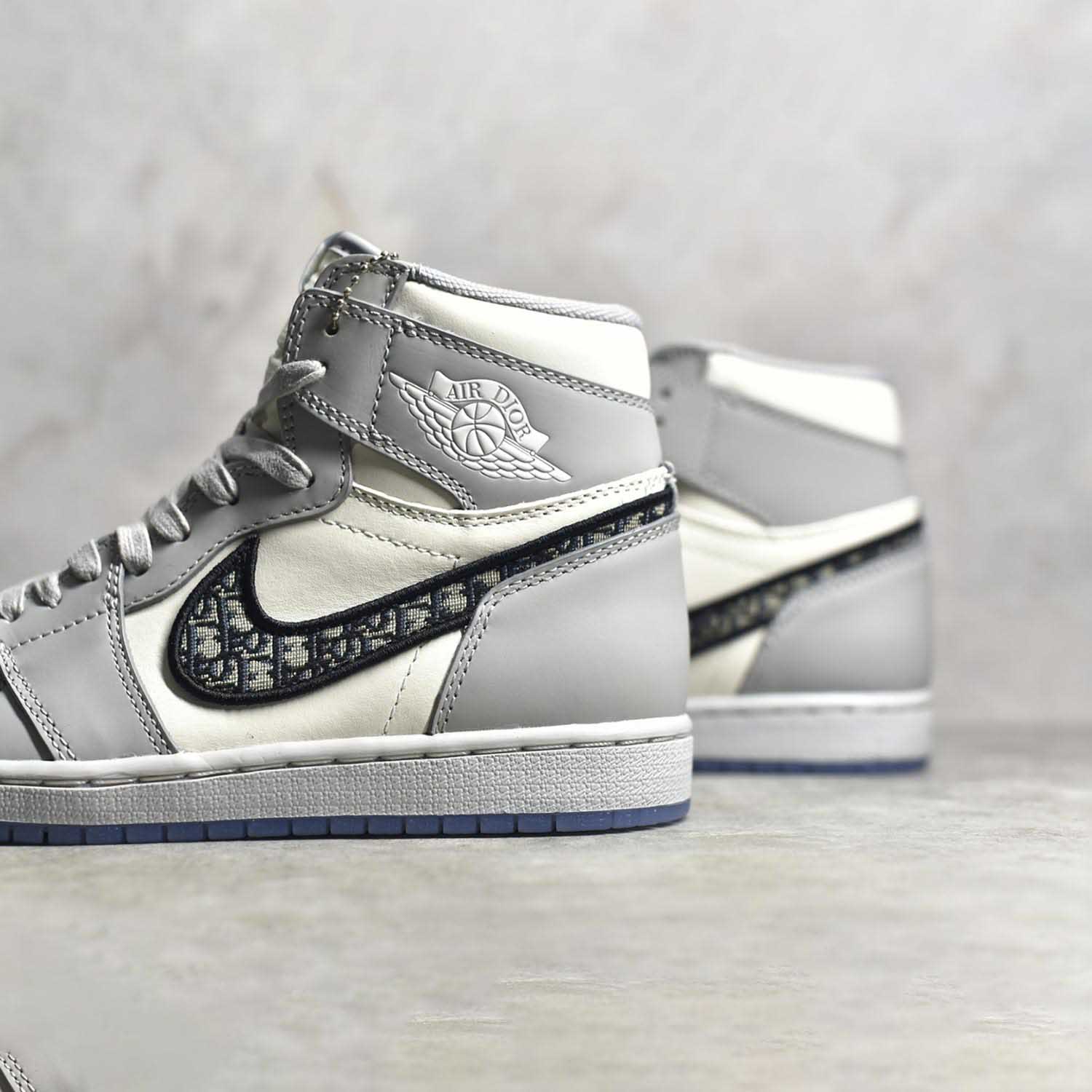 80d8e5f6 Air Jordan 1 Retro High Dior - Image 4